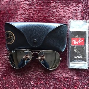 Mirrored silver Ray Ban sun glasses with case